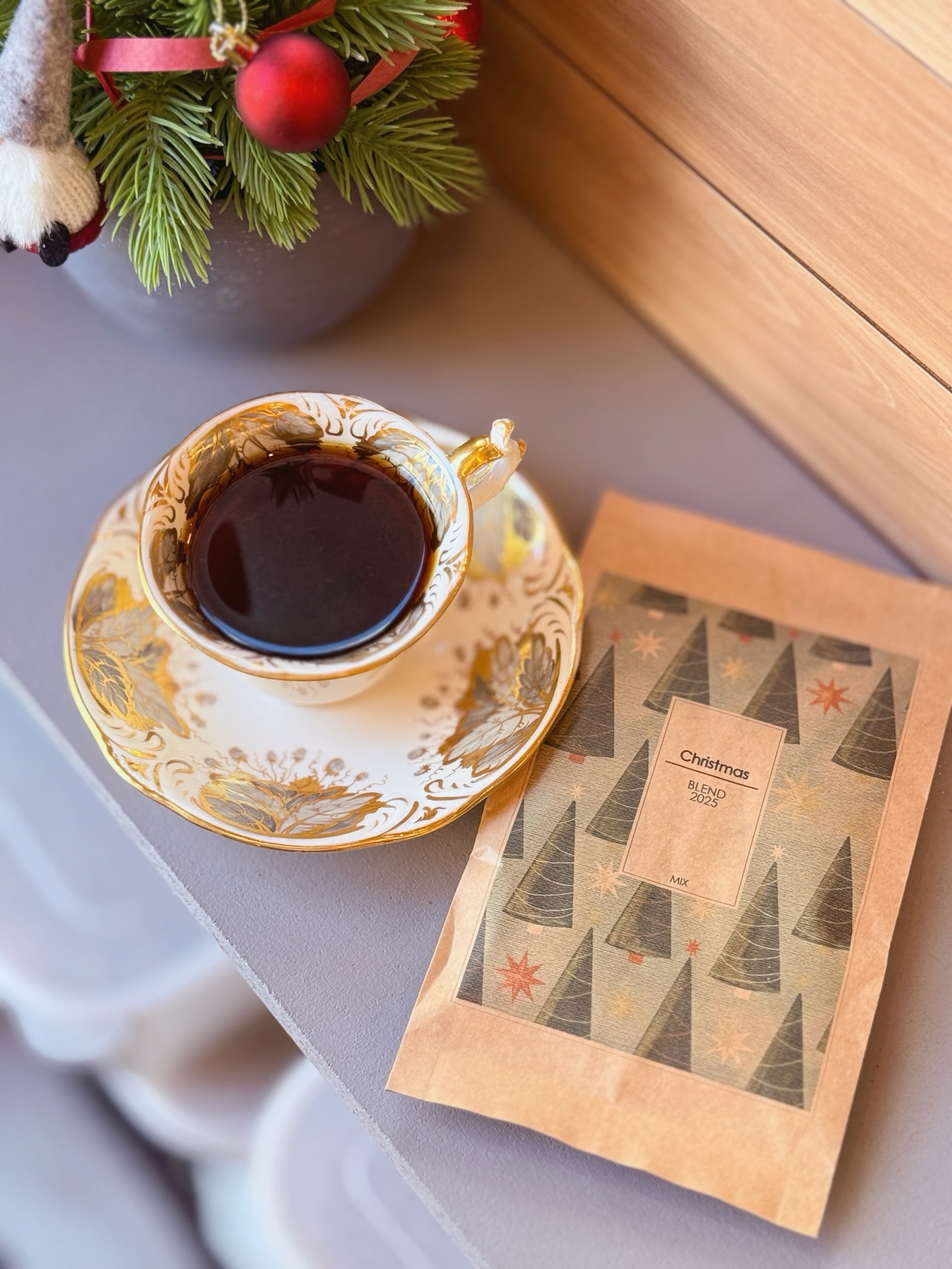 hibi_to.coffee☕️𝒞𝒽𝓇𝒾𝓈𝓉𝓂𝒶𝓈𝐵𝓁𝑒𝓃𝒹🎄今日からクリスマス