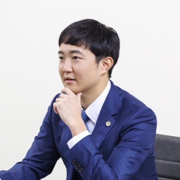 宮祐平弁護士の顔写真